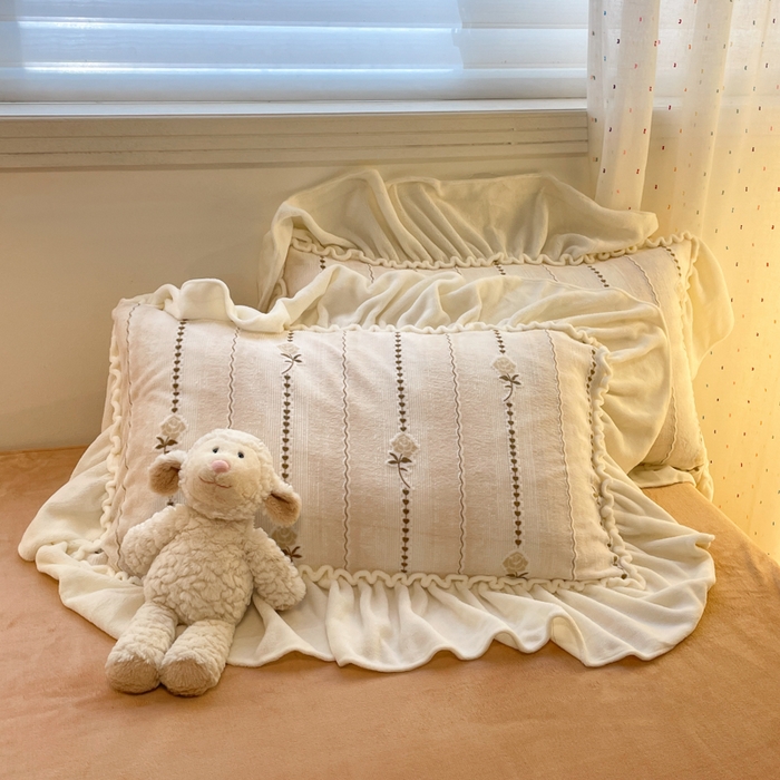 91家纺网 家纺一手货源 找家纺 利欧 2025新款褶皱边雕花牛奶绒四件套 玫影-橙