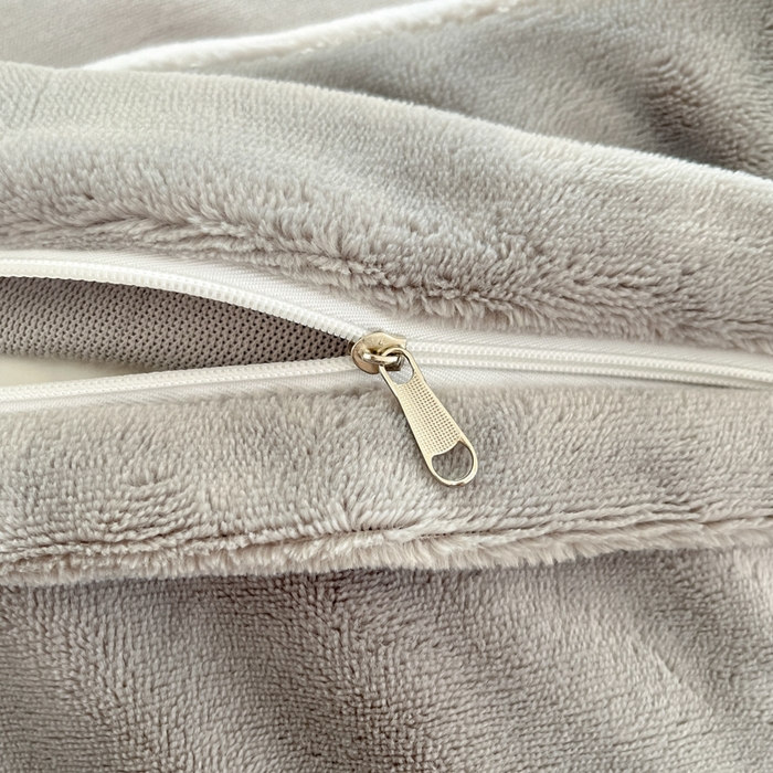 91家纺网 家纺一手货源 找家纺 利欧 2025新款满绣卡通牛奶绒刺绣四件套 快乐柯基-银灰