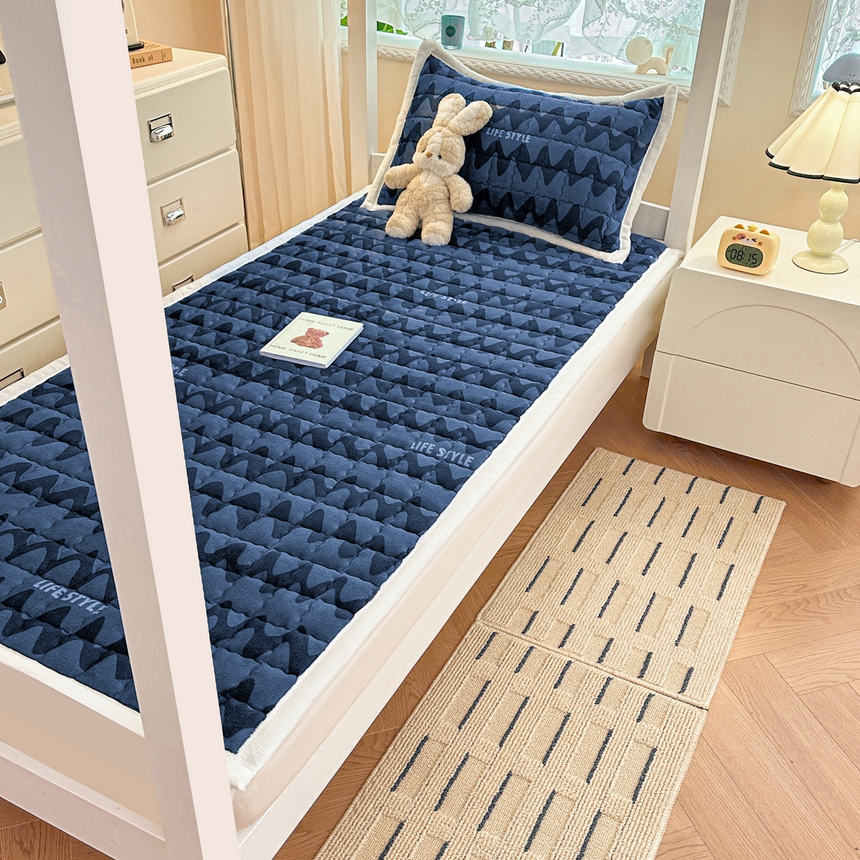 91家纺网 家纺一手货源 找家纺 川悦生活 2025新款A类印花牛奶绒床垫加厚绒保暖床床褥 床垫简-轻蓝