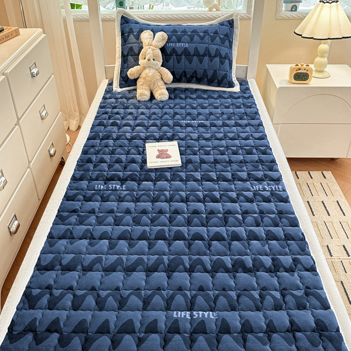 91家纺网 家纺一手货源 找家纺 川悦生活 2025新款A类印花牛奶绒床垫加厚绒保暖床床褥 床垫简-轻蓝