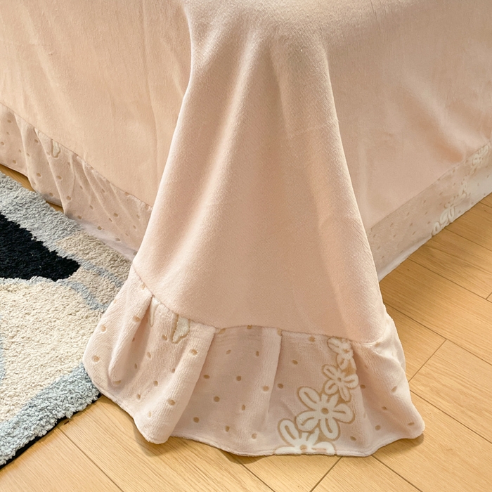 91家纺网 家纺一手货源 找家纺 利欧 2025新款褶皱边雕花牛奶绒四件套 少女结-粉