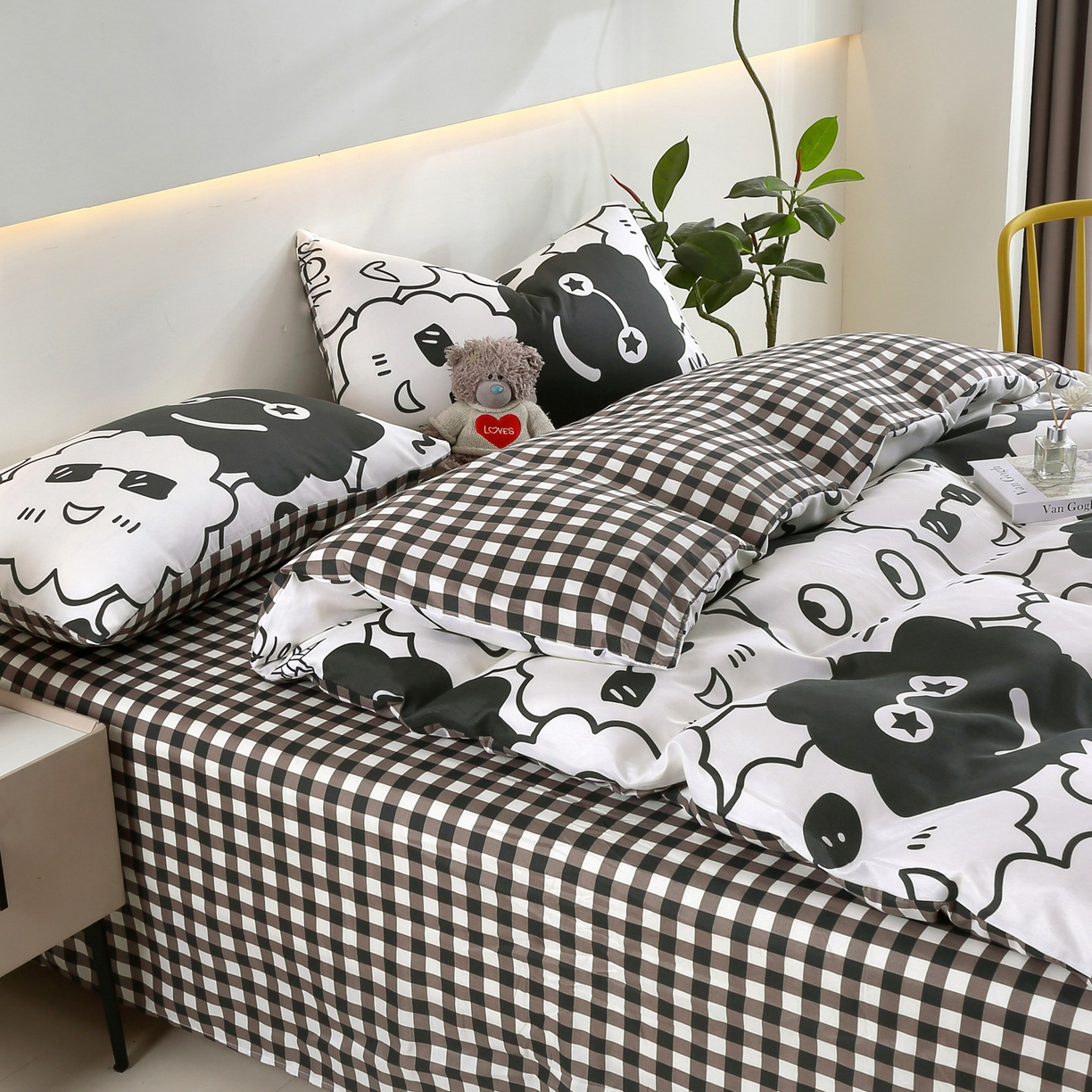 91家纺网 家纺一手货源 找家纺 恋之语 2025新款舒适柔软亲肤爆款芦荟棉四件套货源充足 煤球精灵