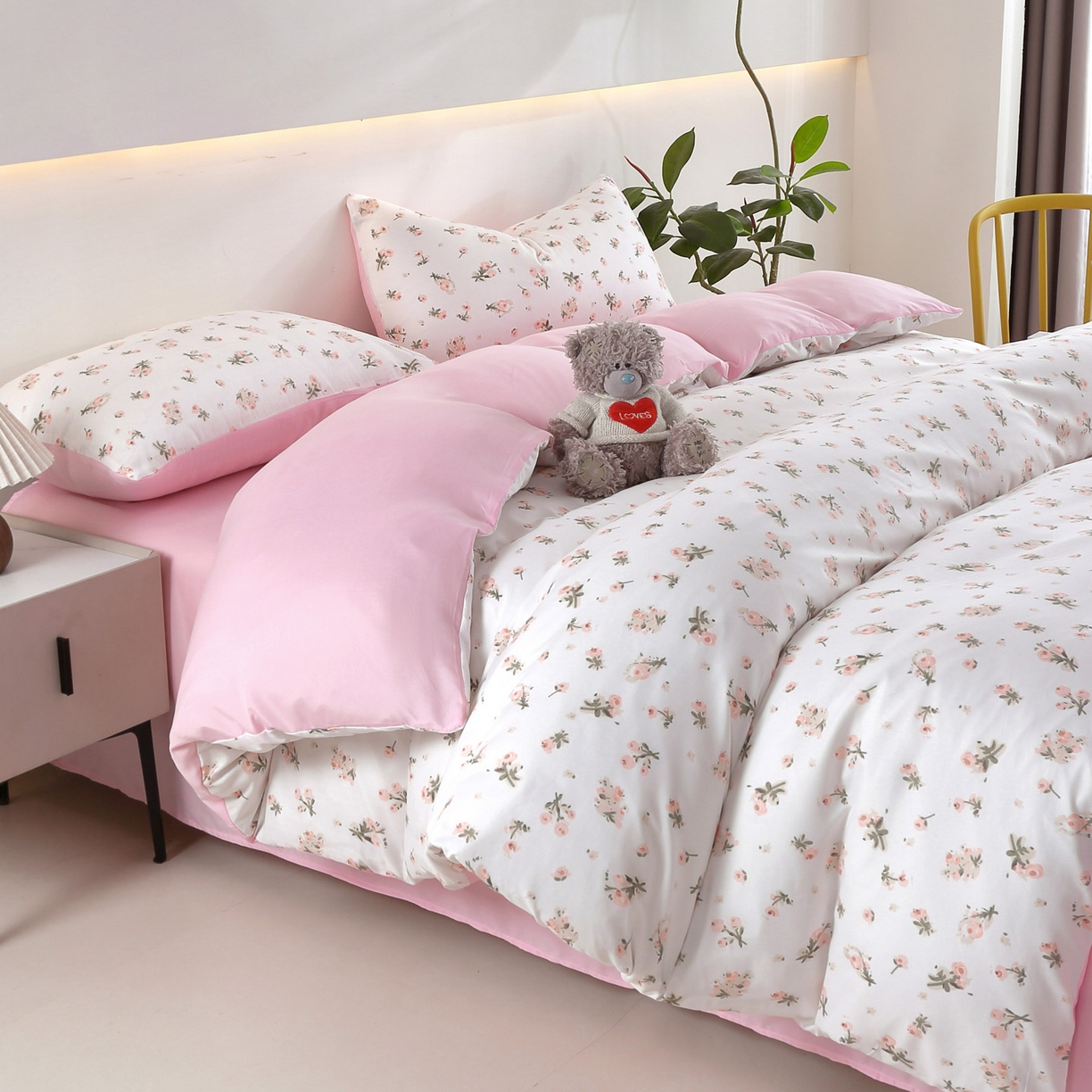 91家纺网 家纺一手货源 找家纺 恋之语 2025新款舒适柔软亲肤爆款芦荟棉四件套货源充足 柔软粉黛