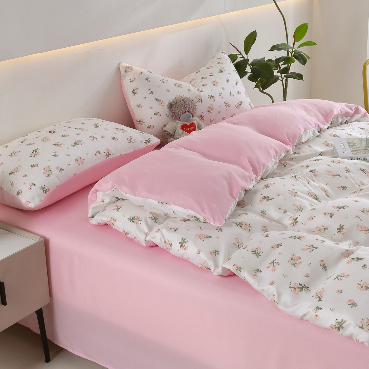 91家纺网 家纺一手货源 找家纺 恋之语 2025新款舒适柔软亲肤爆款芦荟棉四件套货源充足 柔软粉黛