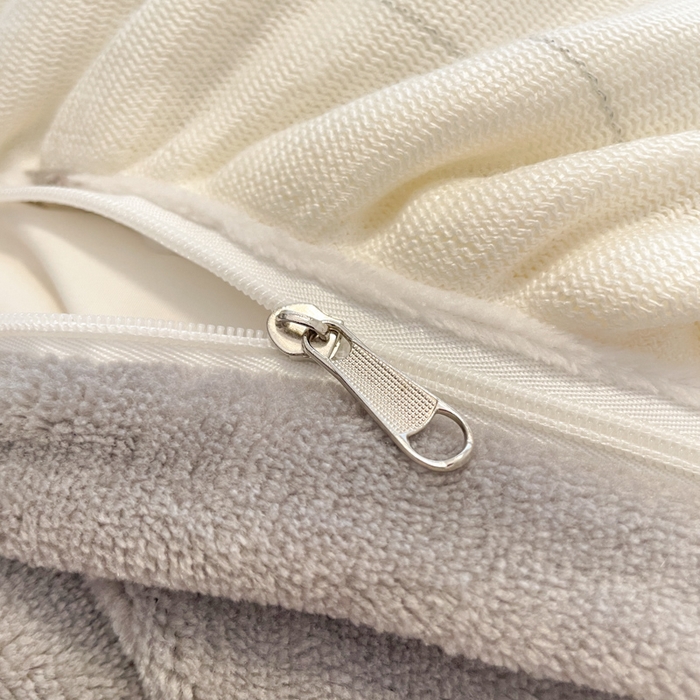 91家纺网 家纺一手货源 找家纺 利欧 2025新款褶皱边雕花牛奶绒四件套 少女结-灰