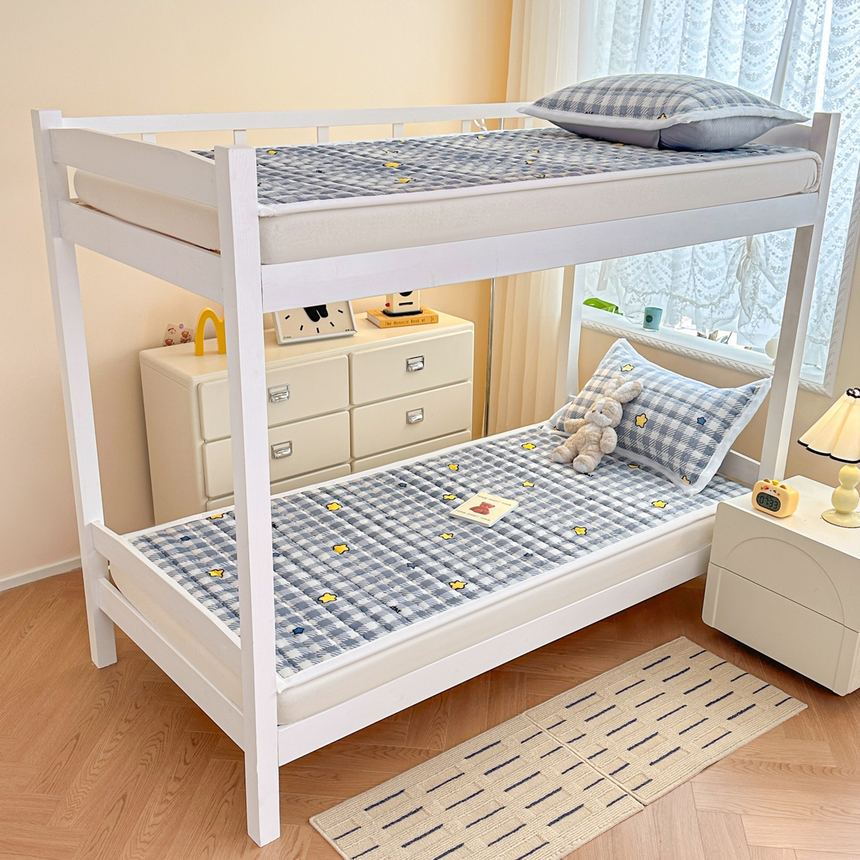 91家纺网 家纺一手货源 找家纺 川悦生活 2025新款A类印花牛奶绒床垫加厚绒保暖床床褥 床垫简空星号