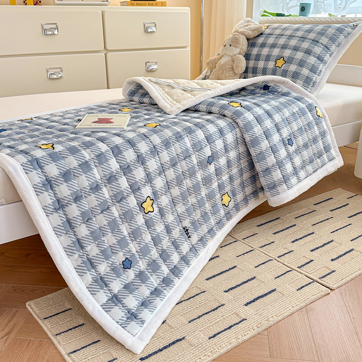 91家纺网 家纺一手货源 找家纺 川悦生活 2025新款A类印花牛奶绒床垫加厚绒保暖床床褥 床垫简空星号