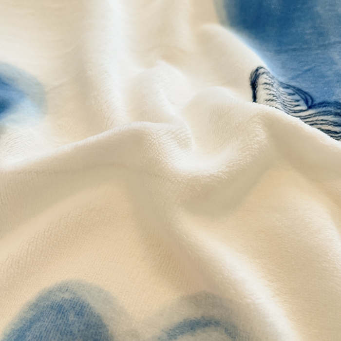 91家纺网 家纺一手货源 找家纺 柒月家居 2025新款加厚200克牛奶绒四件套 爱心小熊