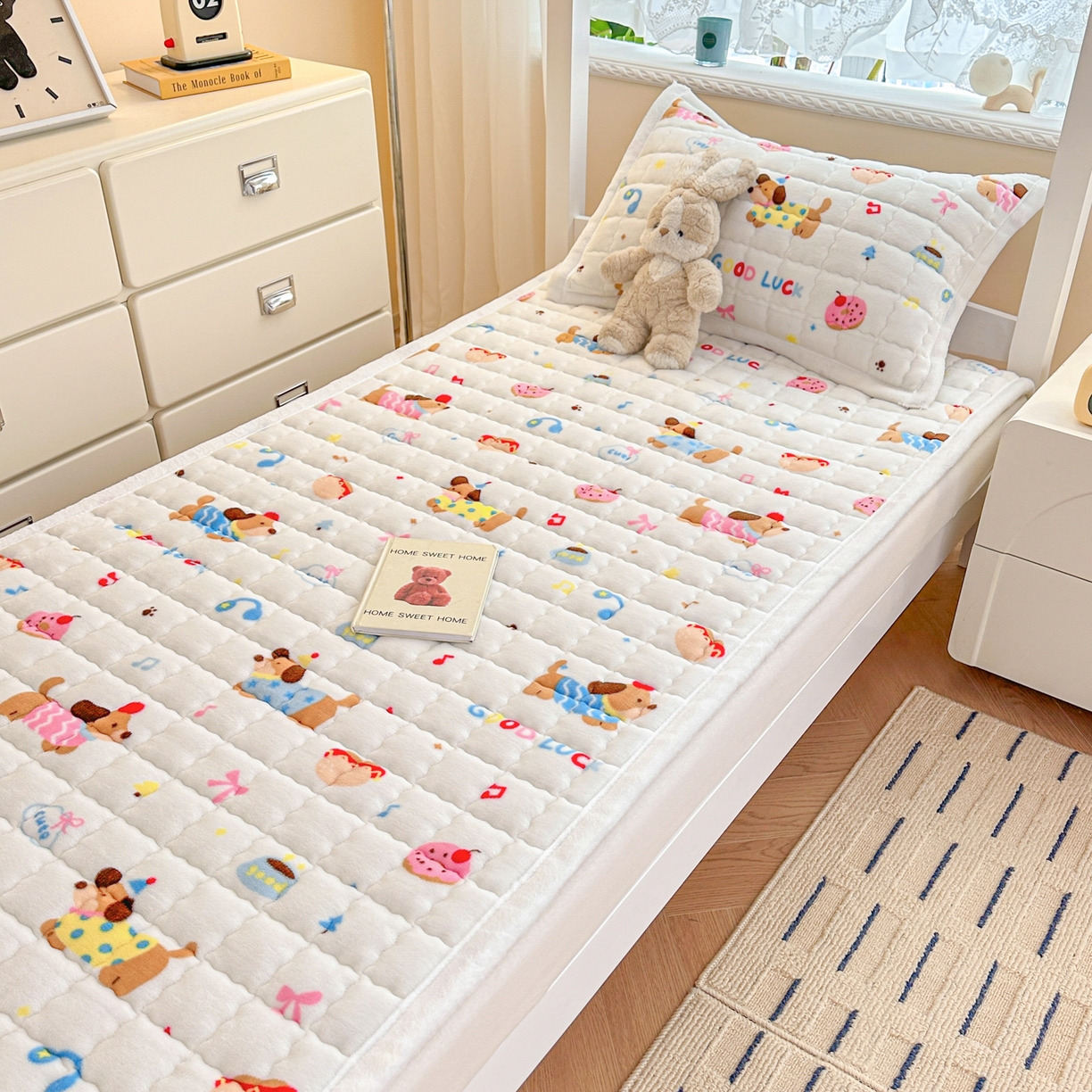 91家纺网 家纺一手货源 找家纺 川悦生活 2025新款A类印花牛奶绒床垫加厚绒保暖床床褥 床垫快乐腊肠