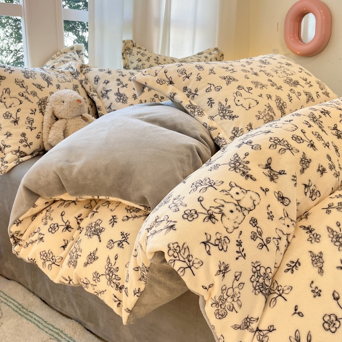 柒月家居 2025新款加厚200克牛奶绒四件套 丛林小兔