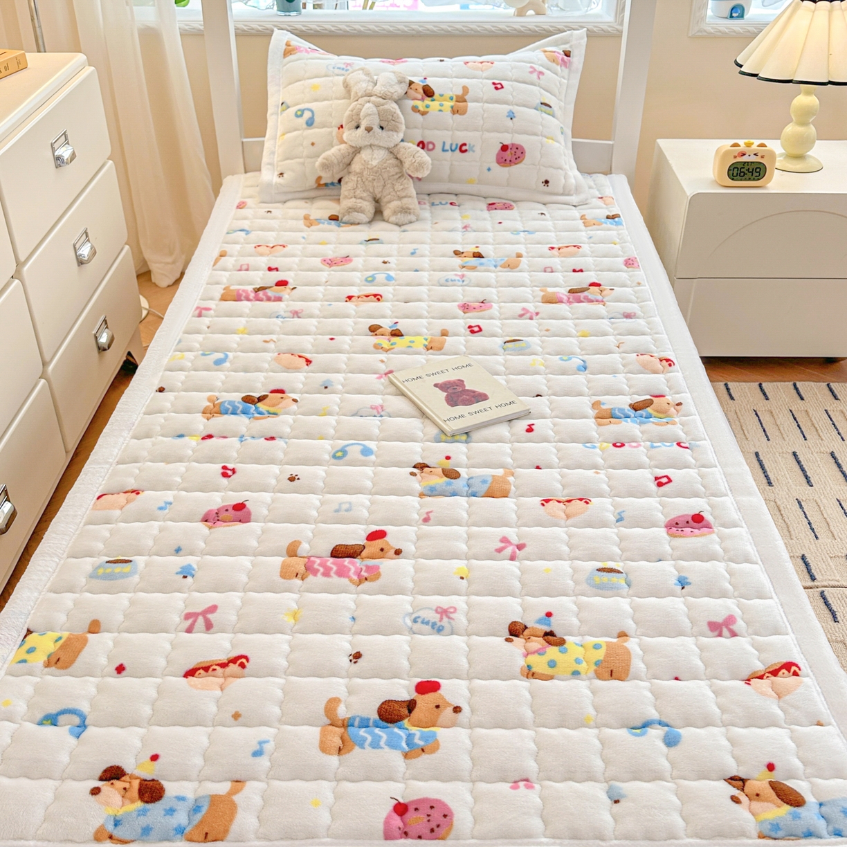 91家纺网 家纺一手货源 找家纺 川悦生活 2025新款A类印花牛奶绒床垫加厚绒保暖床床褥 床垫快乐腊肠