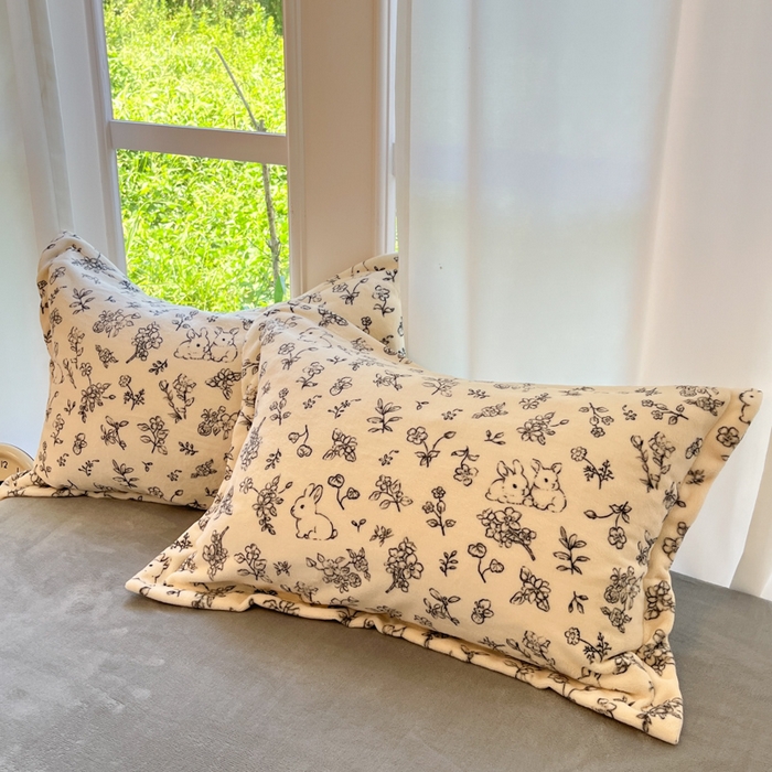 91家纺网 家纺一手货源 找家纺 柒月家居 2025新款加厚200克牛奶绒四件套 丛林小兔