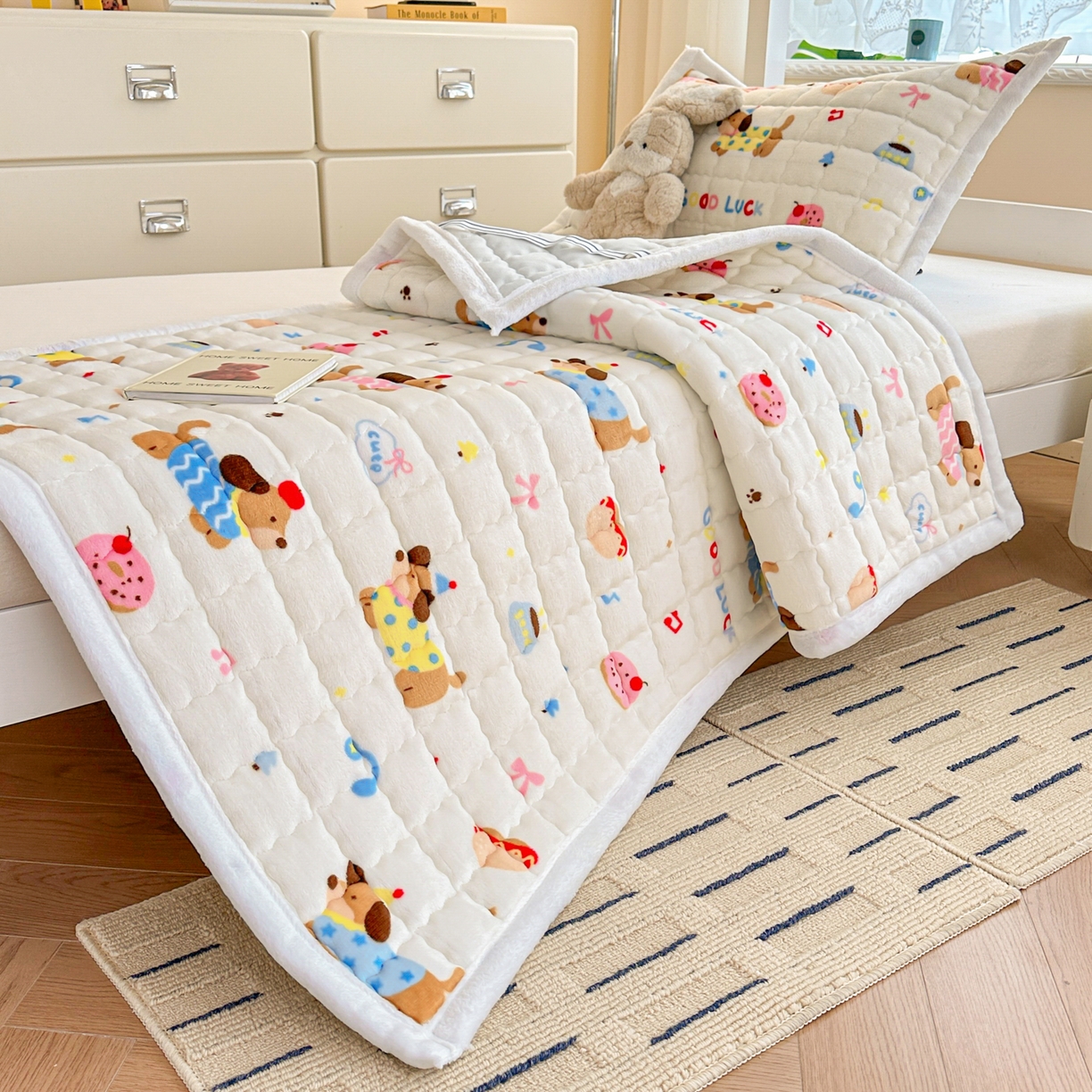 91家纺网 家纺一手货源 找家纺 川悦生活 2025新款A类印花牛奶绒床垫加厚绒保暖床床褥 床垫快乐腊肠