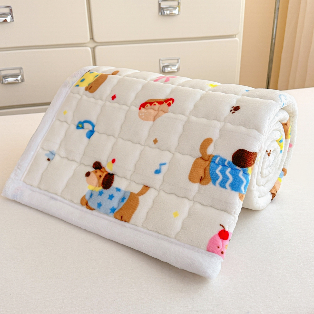 91家纺网 家纺一手货源 找家纺 川悦生活 2025新款A类印花牛奶绒床垫加厚绒保暖床床褥 床垫快乐腊肠