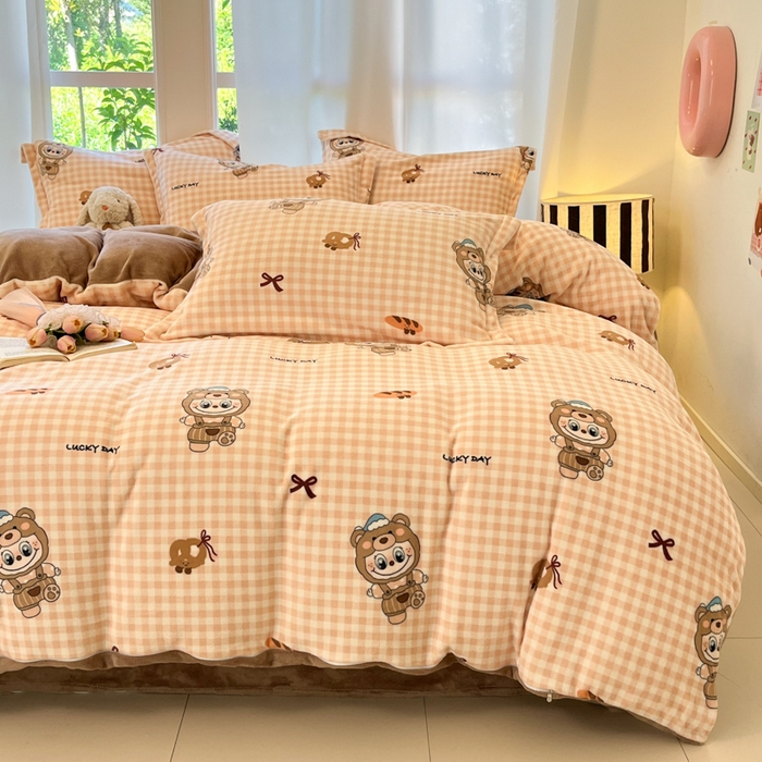 91家纺网 家纺一手货源 找家纺 柒月家居 2025新款加厚200克牛奶绒四件套 格格布布