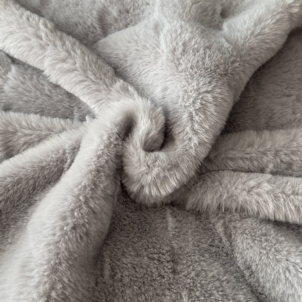 91家纺网 家纺一手货源 找家纺 佳品居 2025新款11斤重加厚兔毛绒轻奢摩卡系列牛奶绒双拼角四件套 摩卡-高级灰