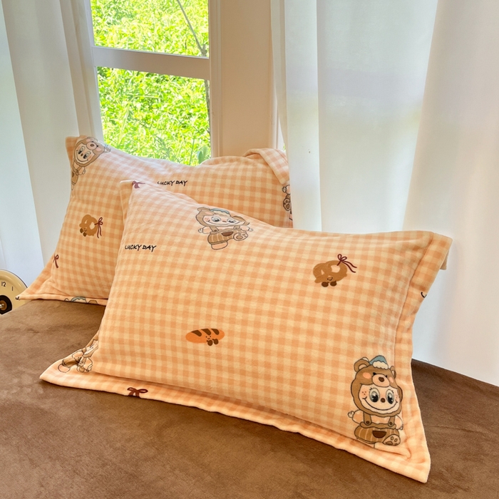 91家纺网 家纺一手货源 找家纺 柒月家居 2025新款加厚200克牛奶绒四件套 格格布布