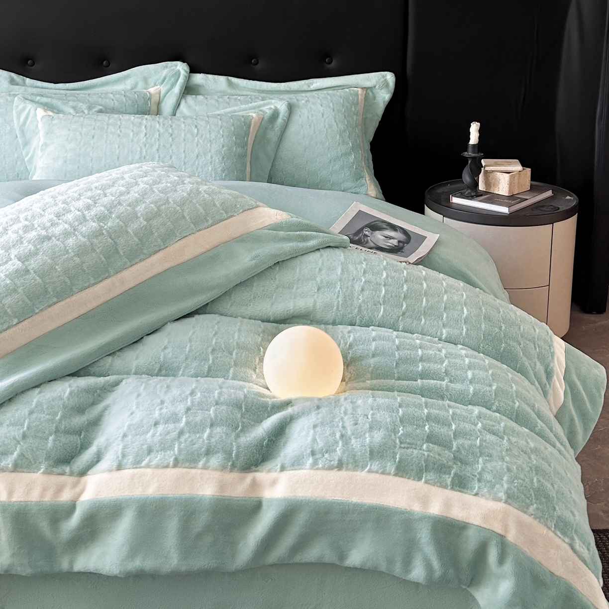 91家纺网 家纺一手货源 找家纺 佳品居 2025新款11斤重加厚兔毛绒轻奢摩卡系列牛奶绒双拼角四件套 摩卡 -浅绿