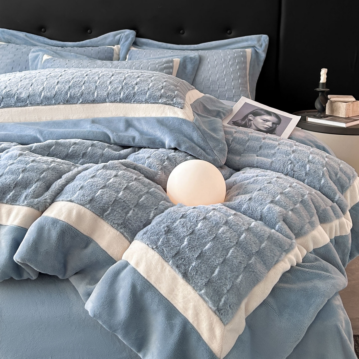 91家纺网 家纺一手货源 找家纺 佳品居 2025新款11斤重加厚兔毛绒轻奢摩卡系列牛奶绒双拼角四件套 摩卡-湖蓝