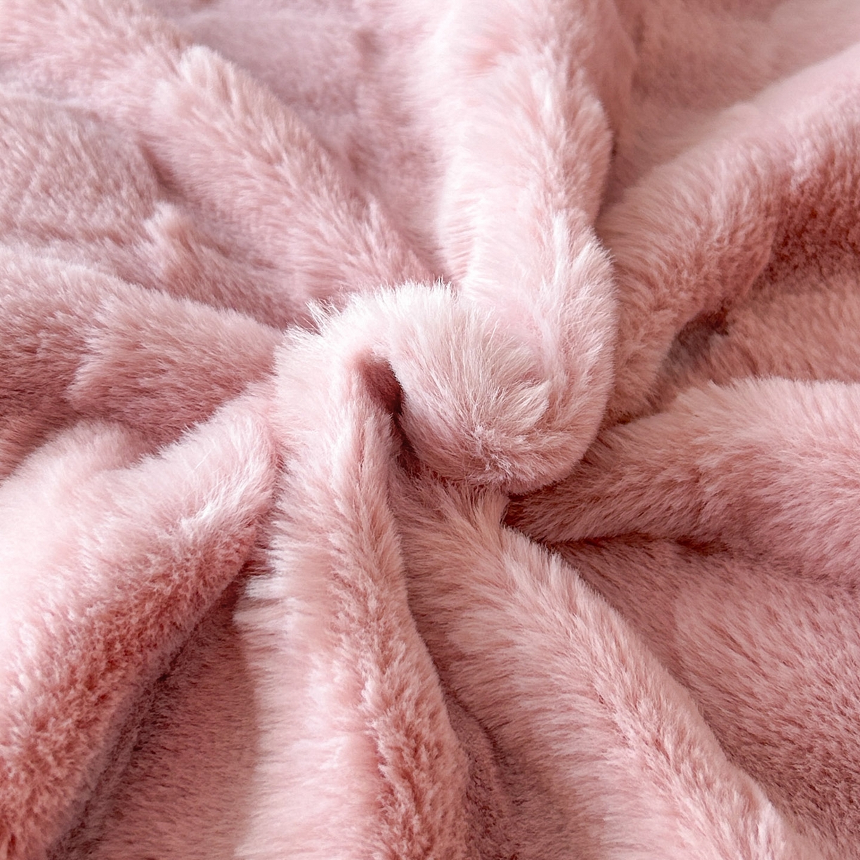 91家纺网 家纺一手货源 找家纺 佳品居 2025新款11斤重加厚兔毛绒轻奢摩卡系列牛奶绒双拼角四件套 摩卡-樱花粉