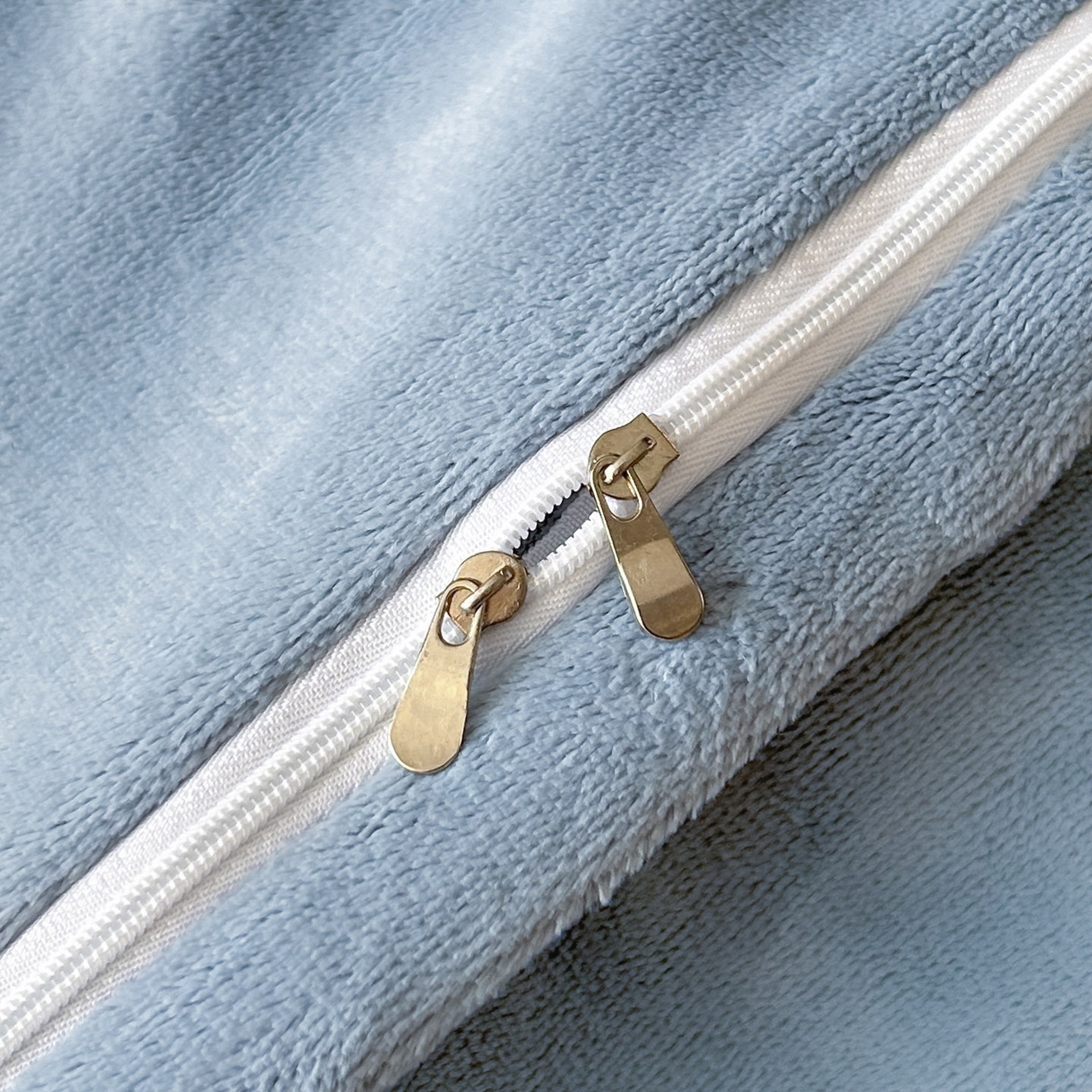 91家纺网 家纺一手货源 找家纺 佳品居 2025新款11斤重加厚兔毛绒轻奢摩卡系列牛奶绒双拼角四件套 摩卡-湖蓝