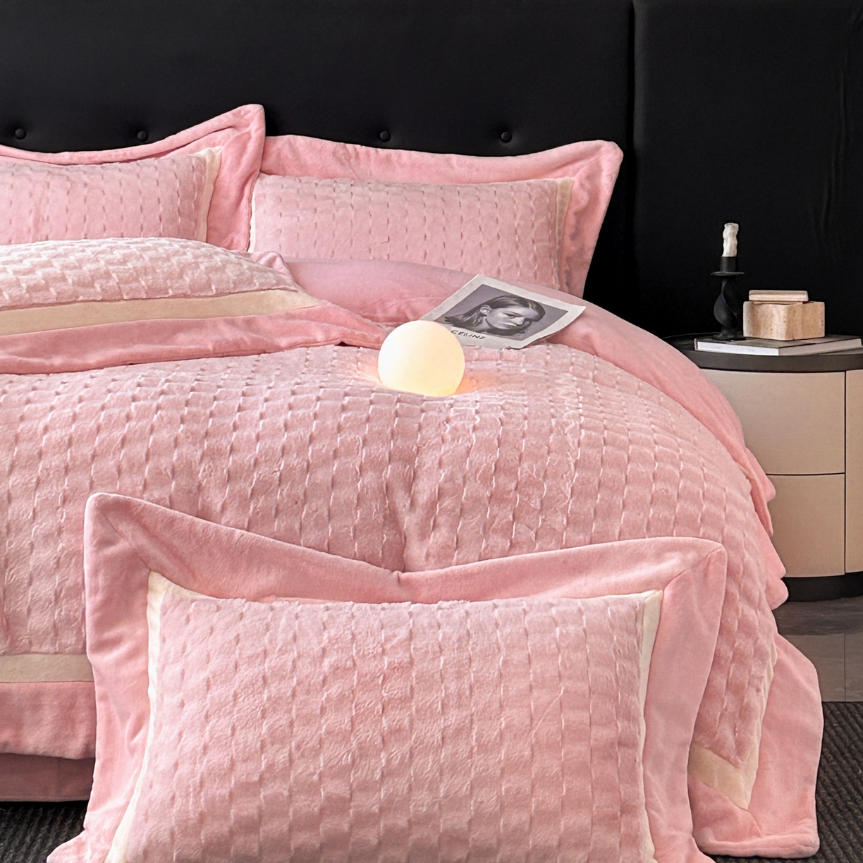 91家纺网 家纺一手货源 找家纺 佳品居 2025新款11斤重加厚兔毛绒轻奢摩卡系列牛奶绒双拼角四件套 摩卡-胭脂粉