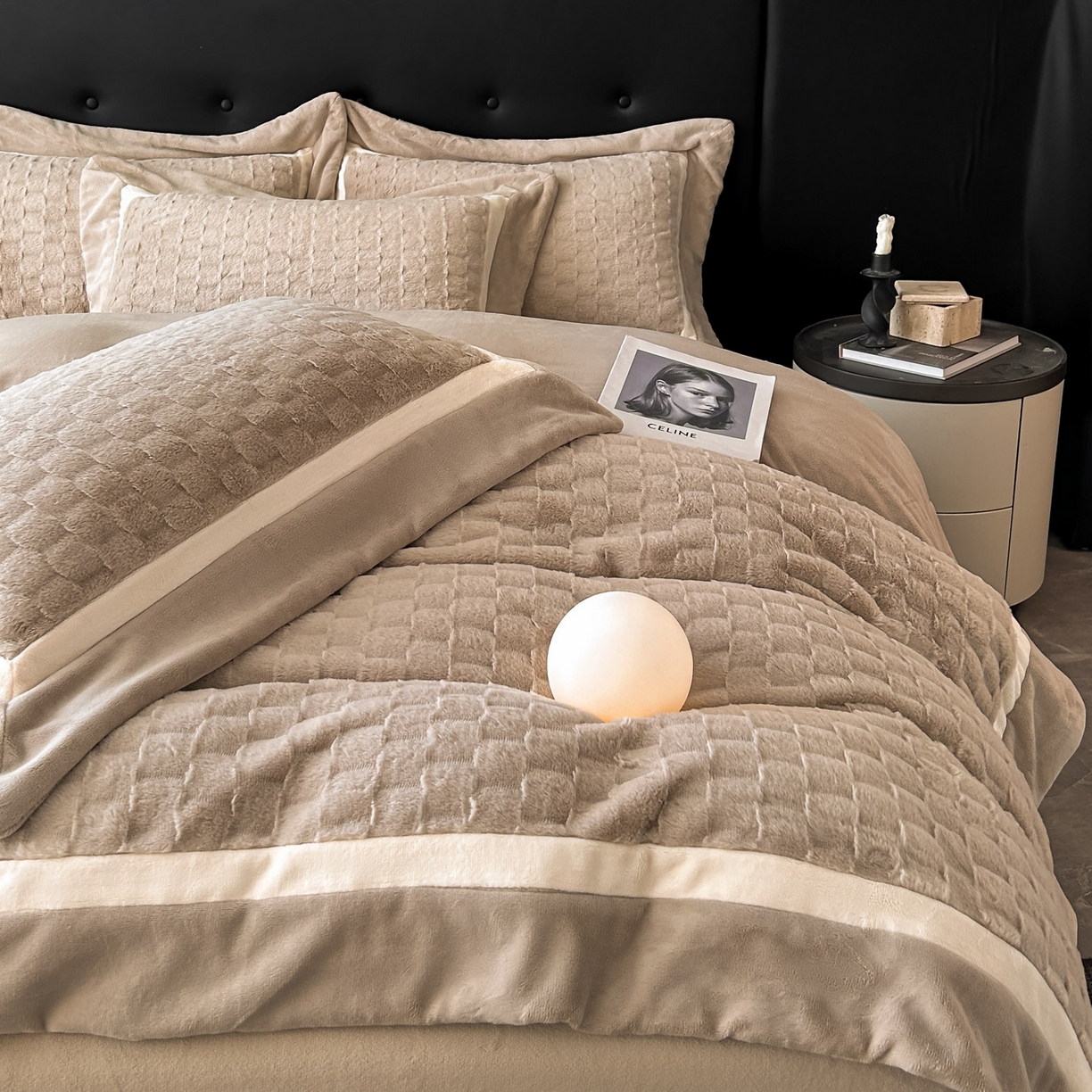 91家纺网 家纺一手货源 找家纺 佳品居 2025新款11斤重加厚兔毛绒轻奢摩卡系列牛奶绒双拼角四件套 摩卡-奶咖