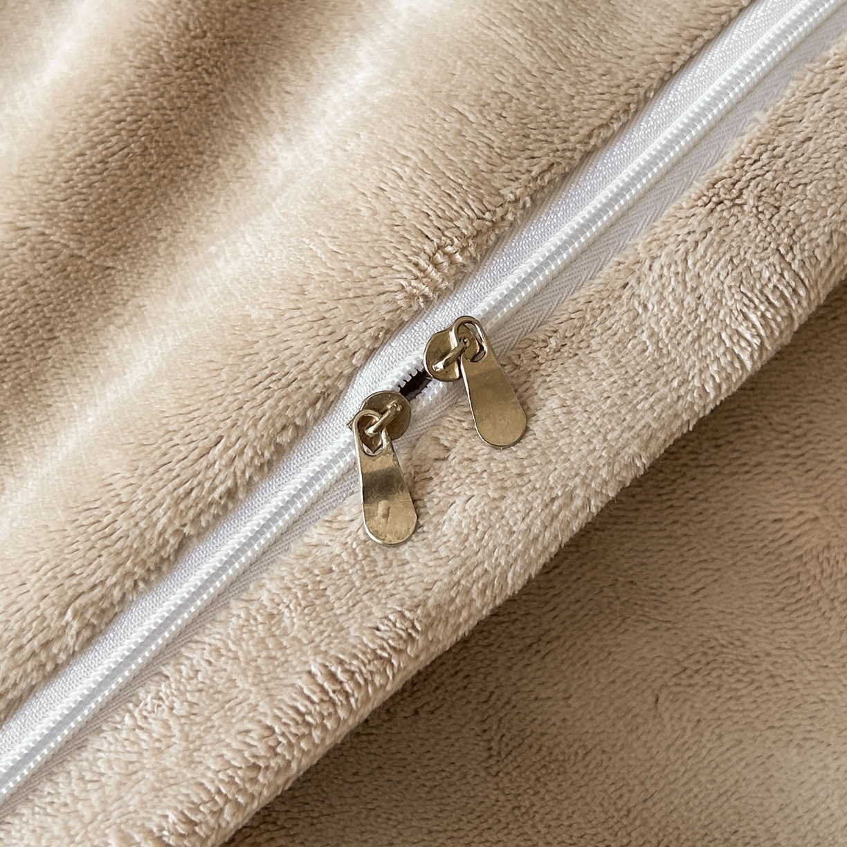 91家纺网 家纺一手货源 找家纺 佳品居 2025新款11斤重加厚兔毛绒轻奢摩卡系列牛奶绒双拼角四件套 摩卡-奶咖