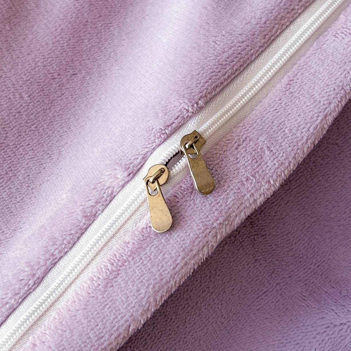 91家纺网 家纺一手货源 找家纺 佳品居 2025新款11斤重加厚兔毛绒轻奢摩卡系列牛奶绒双拼角四件套 摩卡-水晶紫