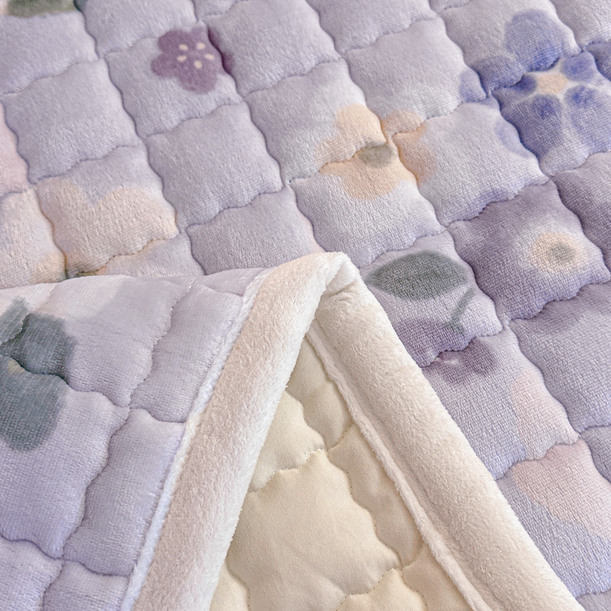 91家纺网 家纺一手货源 找家纺 川悦生活 2025新款A类印花牛奶绒床垫加厚绒保暖床床褥 床垫莉莉柒缇