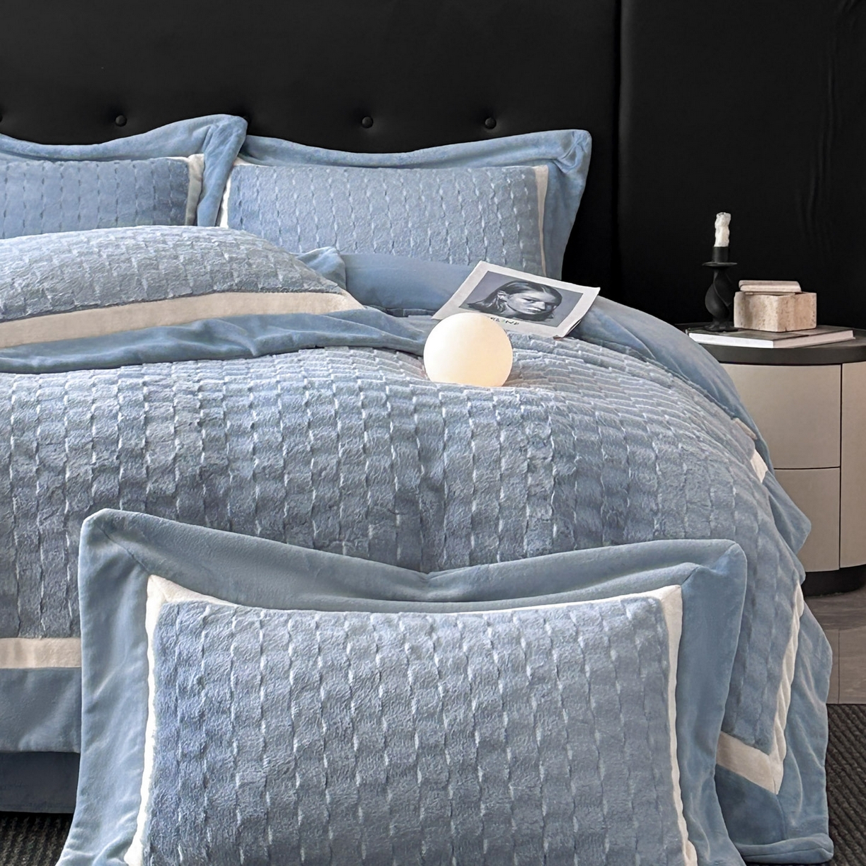 91家纺网 家纺一手货源 找家纺 佳品居 2025新款11斤重加厚兔毛绒轻奢摩卡系列牛奶绒双拼角四件套 摩卡-湖蓝