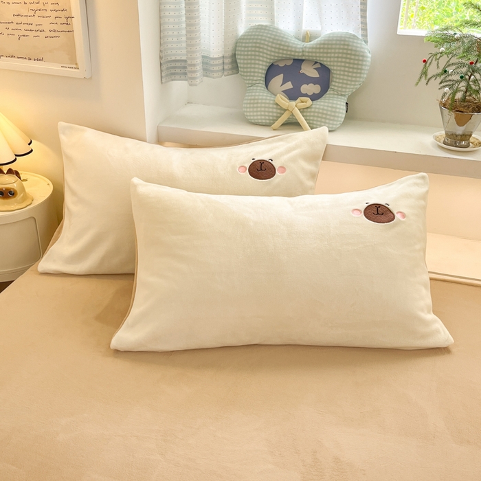 91家纺网 家纺一手货源 找家纺 利欧 2025新款满绣卡通牛奶绒刺绣四件套 卡拉巴皮-米黄