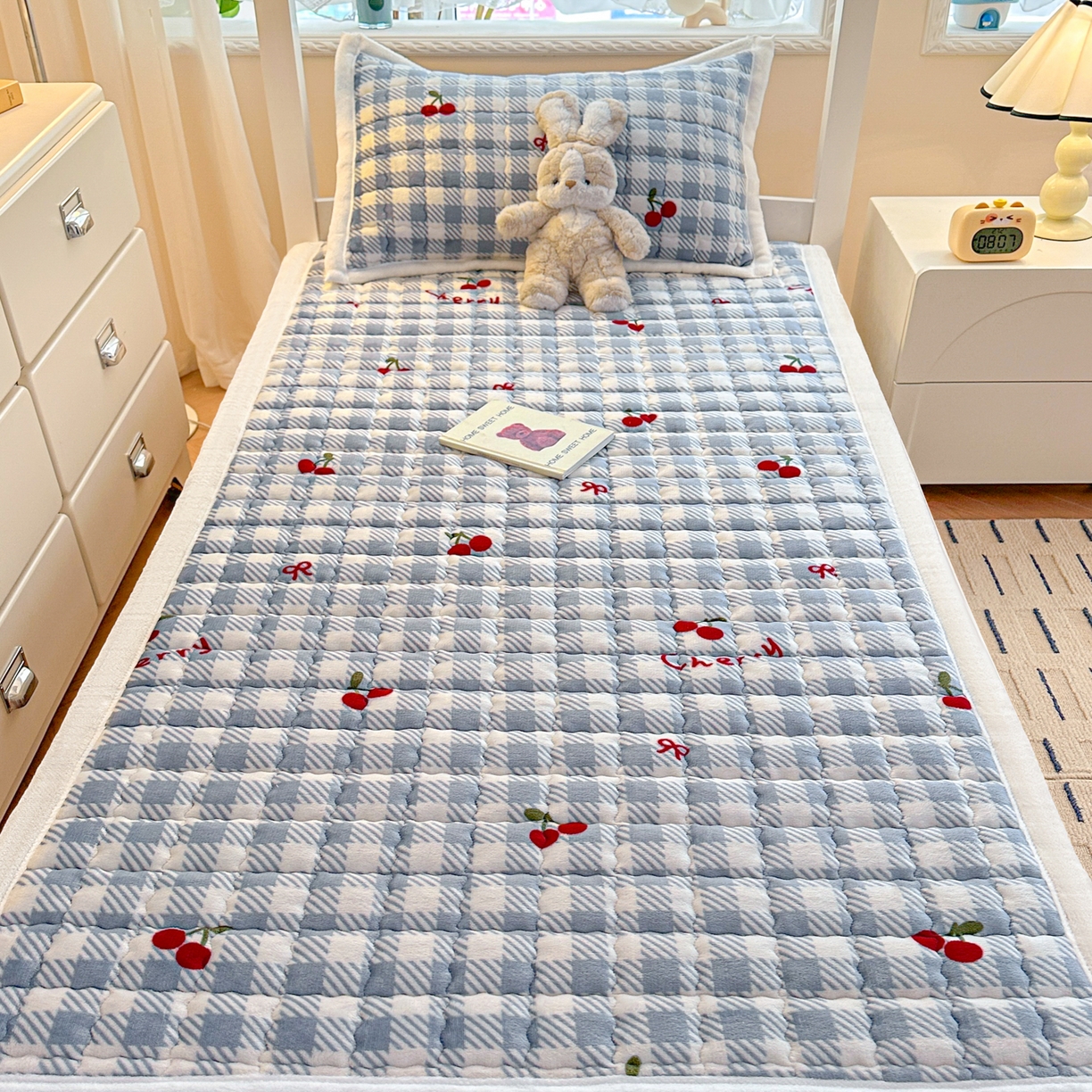 91家纺网 家纺一手货源 找家纺 川悦生活 2025新款A类印花牛奶绒床垫加厚绒保暖床床褥 床垫青禾车厘