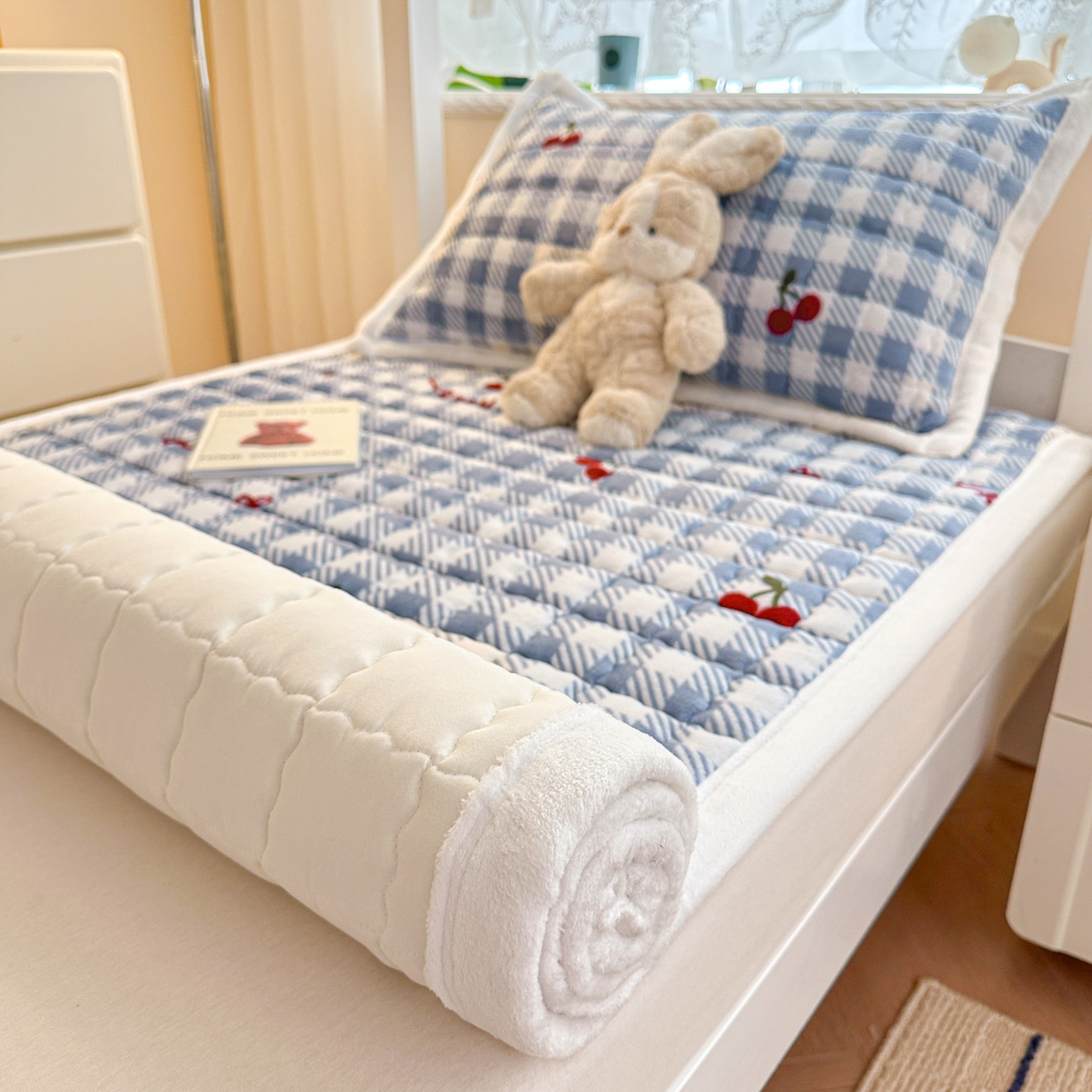 91家纺网 家纺一手货源 找家纺 川悦生活 2025新款A类印花牛奶绒床垫加厚绒保暖床床褥 床垫青禾车厘