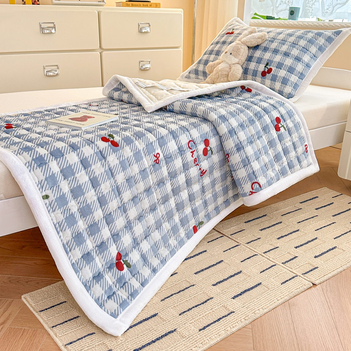 91家纺网 家纺一手货源 找家纺 川悦生活 2025新款A类印花牛奶绒床垫加厚绒保暖床床褥 床垫青禾车厘