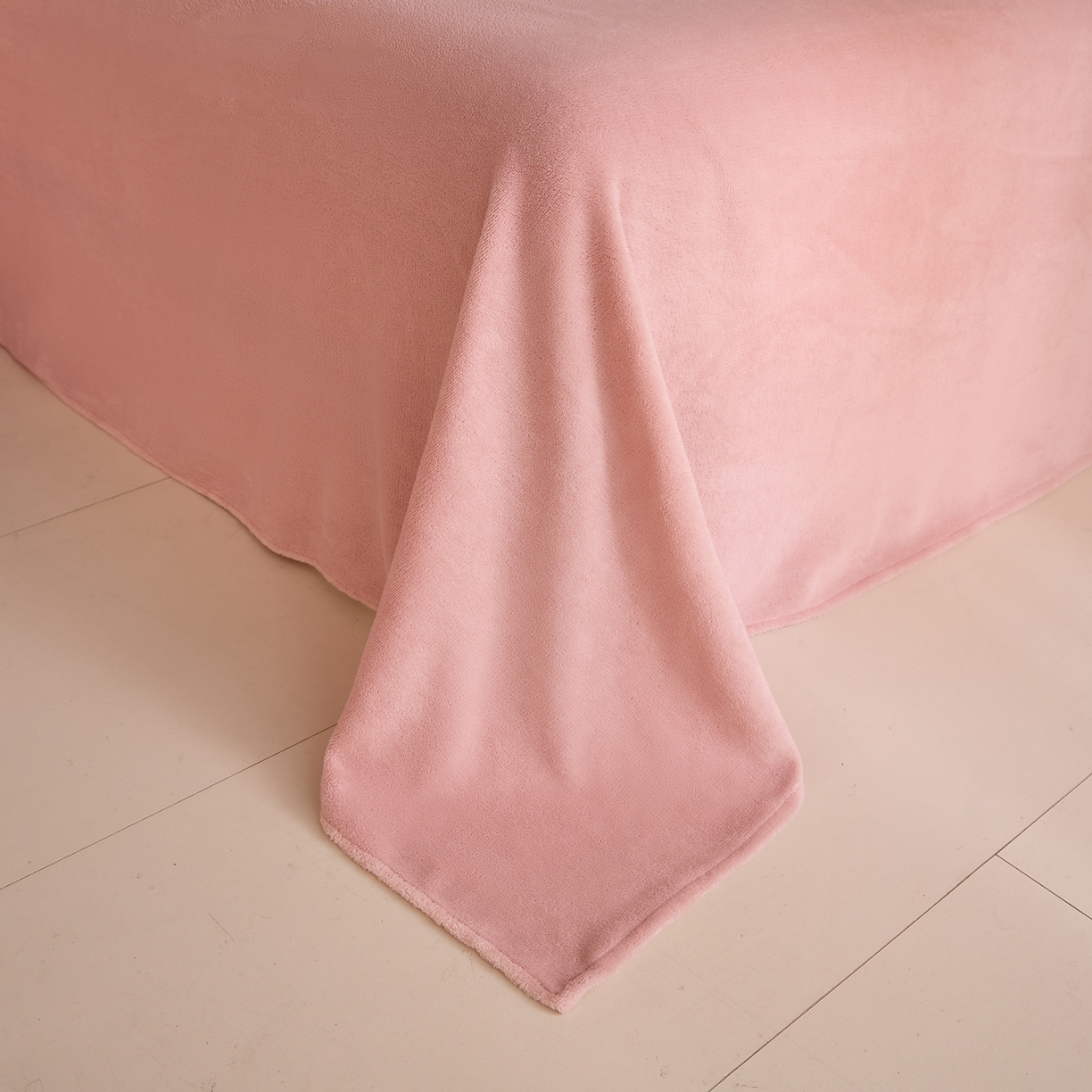 91家纺网 家纺一手货源 找家纺 （总）欧冠家纺 2025新款加厚兔绒提花牛奶绒四件套系列