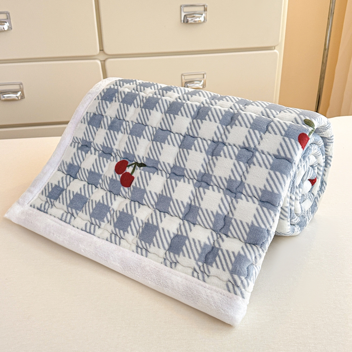 91家纺网 家纺一手货源 找家纺 川悦生活 2025新款A类印花牛奶绒床垫加厚绒保暖床床褥 床垫青禾车厘