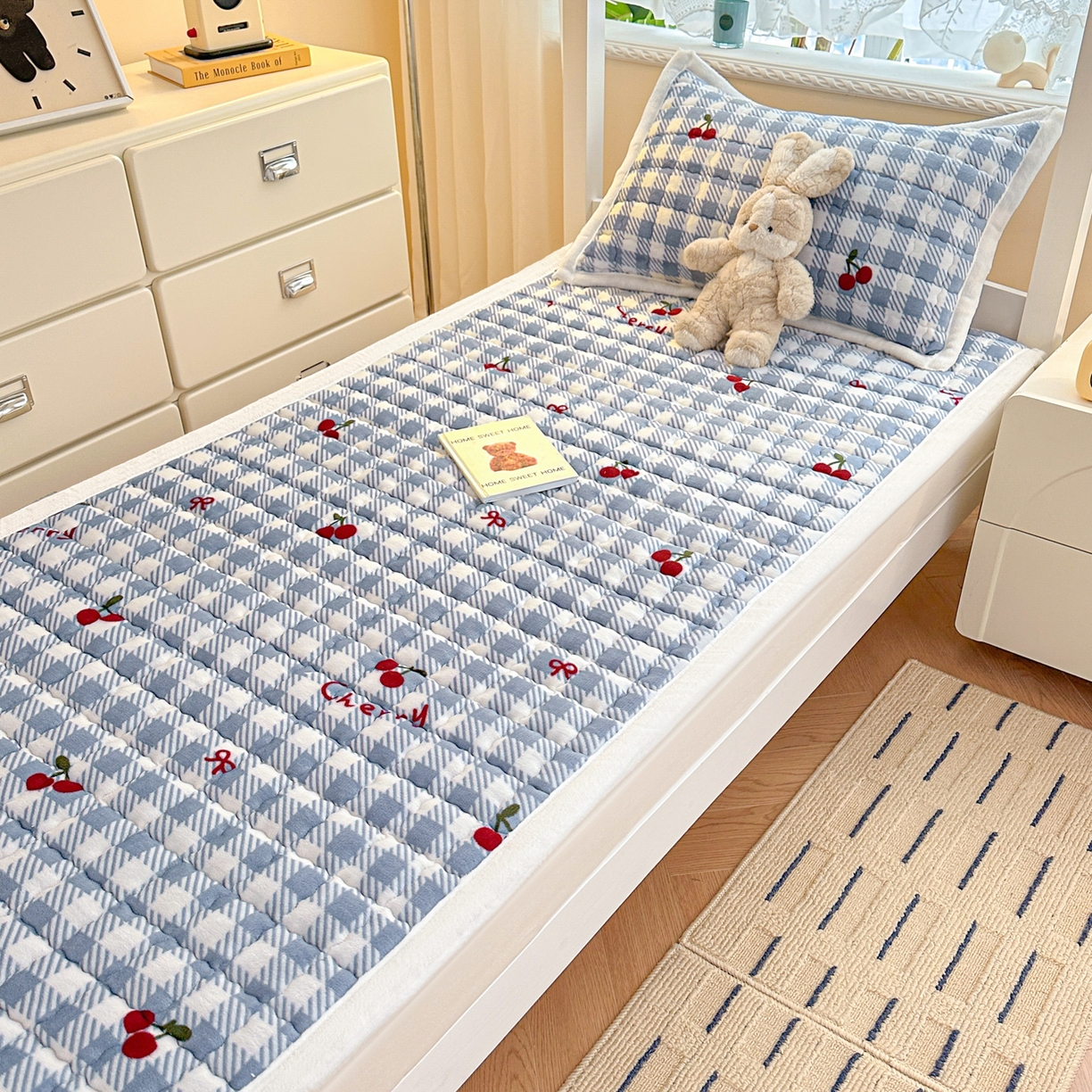 91家纺网 家纺一手货源 找家纺 川悦生活 2025新款A类印花牛奶绒床垫加厚绒保暖床床褥 床垫青禾车厘