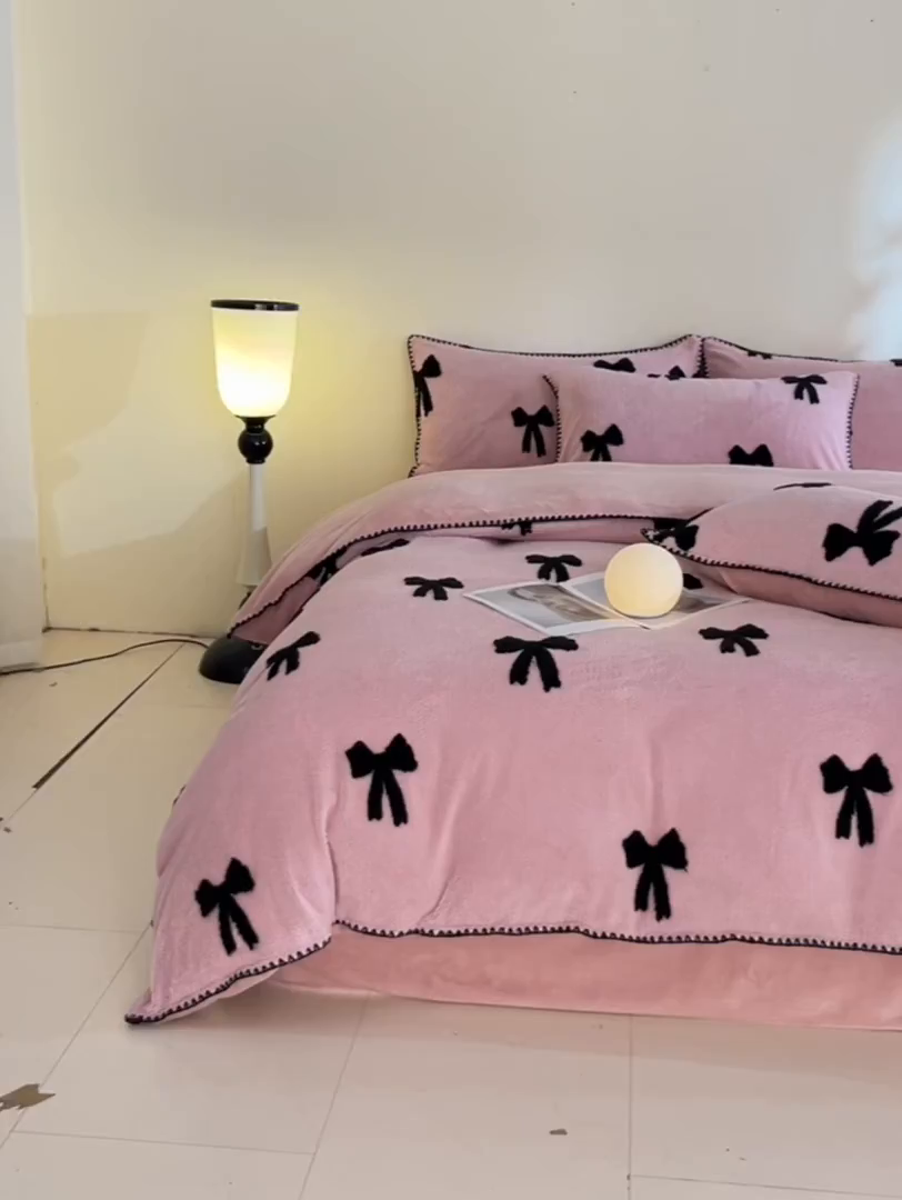 91家纺网 家纺一手货源 找家纺 （总）欧冠家纺 2025新款加厚兔绒提花牛奶绒四件套系列