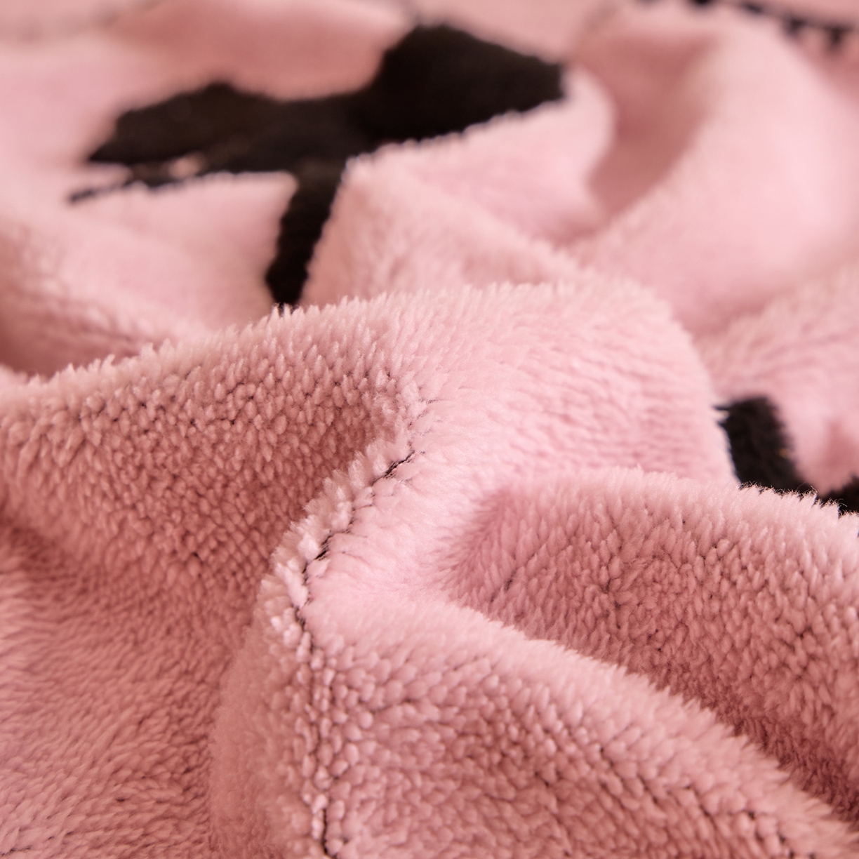 91家纺网 家纺一手货源 找家纺 （总）欧冠家纺 2025新款加厚兔绒提花牛奶绒四件套系列