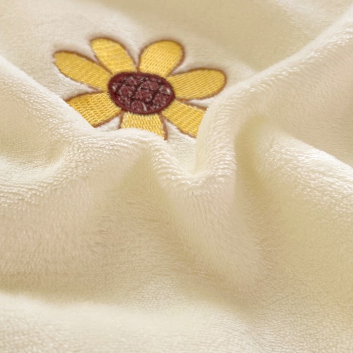 91家纺网 家纺一手货源 找家纺 利欧 2025新款满绣卡通牛奶绒刺绣四件套 向日葵熊-米白