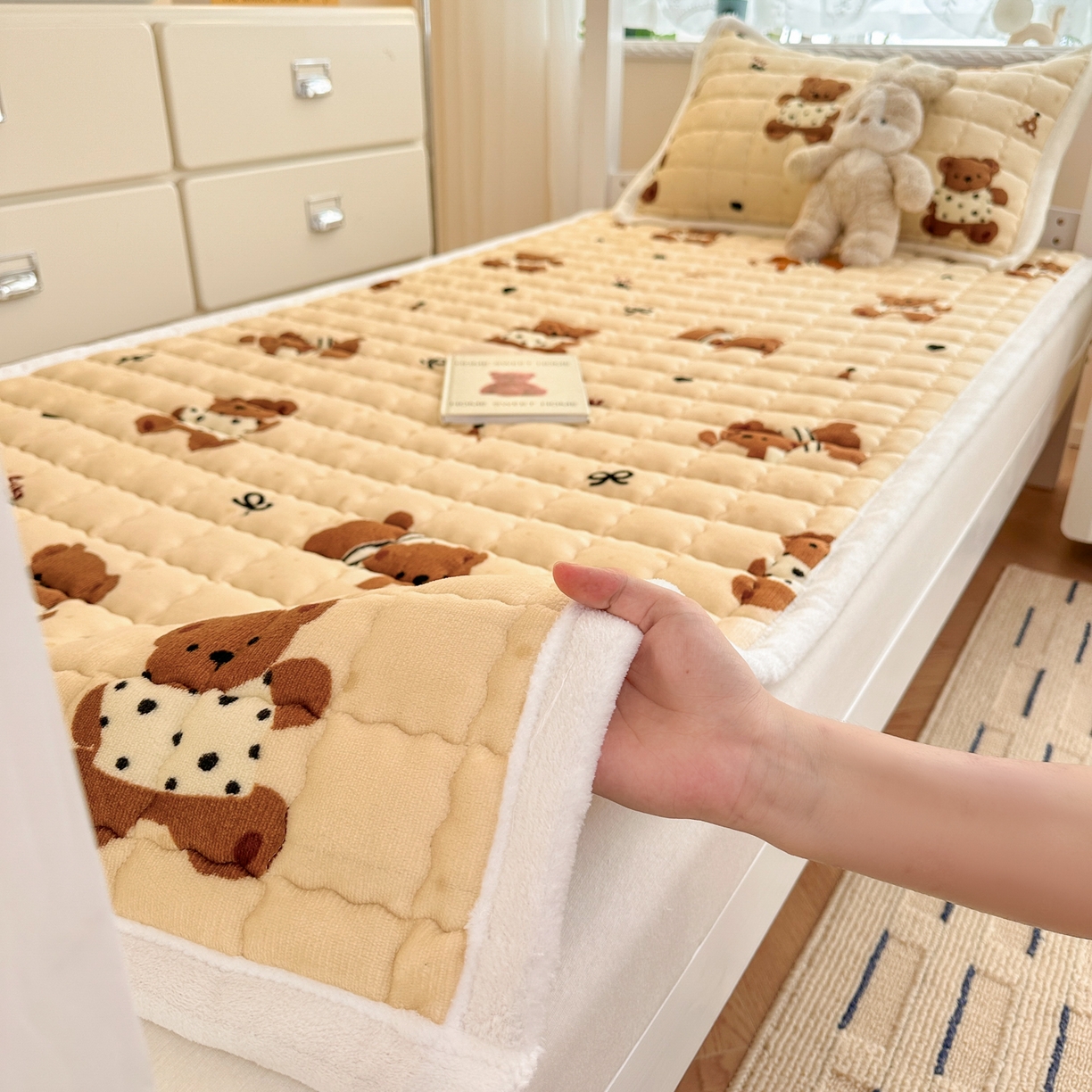 川悦生活 2025新款A类印花牛奶绒床垫加厚绒保暖床床褥 床垫酥酥小熊