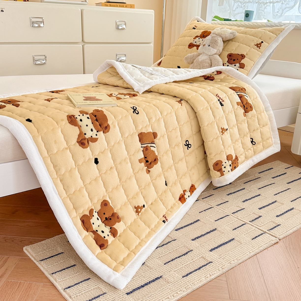 91家纺网 家纺一手货源 找家纺 川悦生活 2025新款A类印花牛奶绒床垫加厚绒保暖床床褥 床垫酥酥小熊