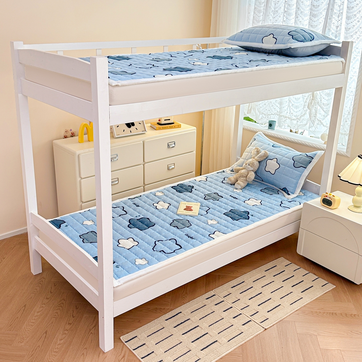 91家纺网 家纺一手货源 找家纺 川悦生活 2025新款A类印花牛奶绒床垫加厚绒保暖床床褥 床垫天空星系