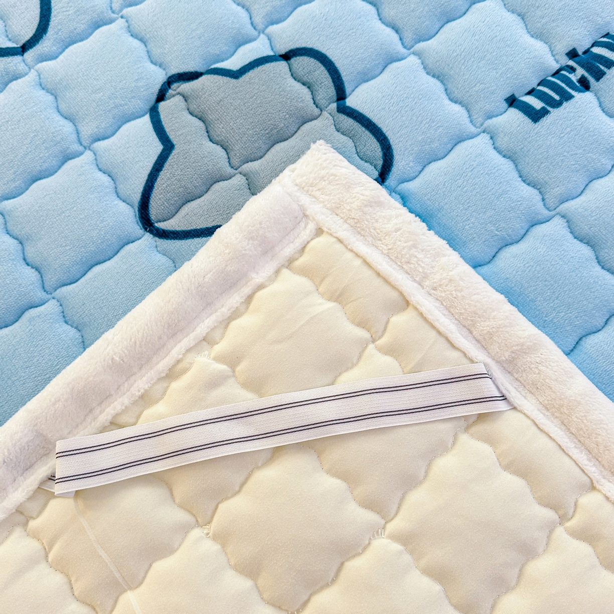 91家纺网 家纺一手货源 找家纺 川悦生活 2025新款A类印花牛奶绒床垫加厚绒保暖床床褥 床垫天空星系