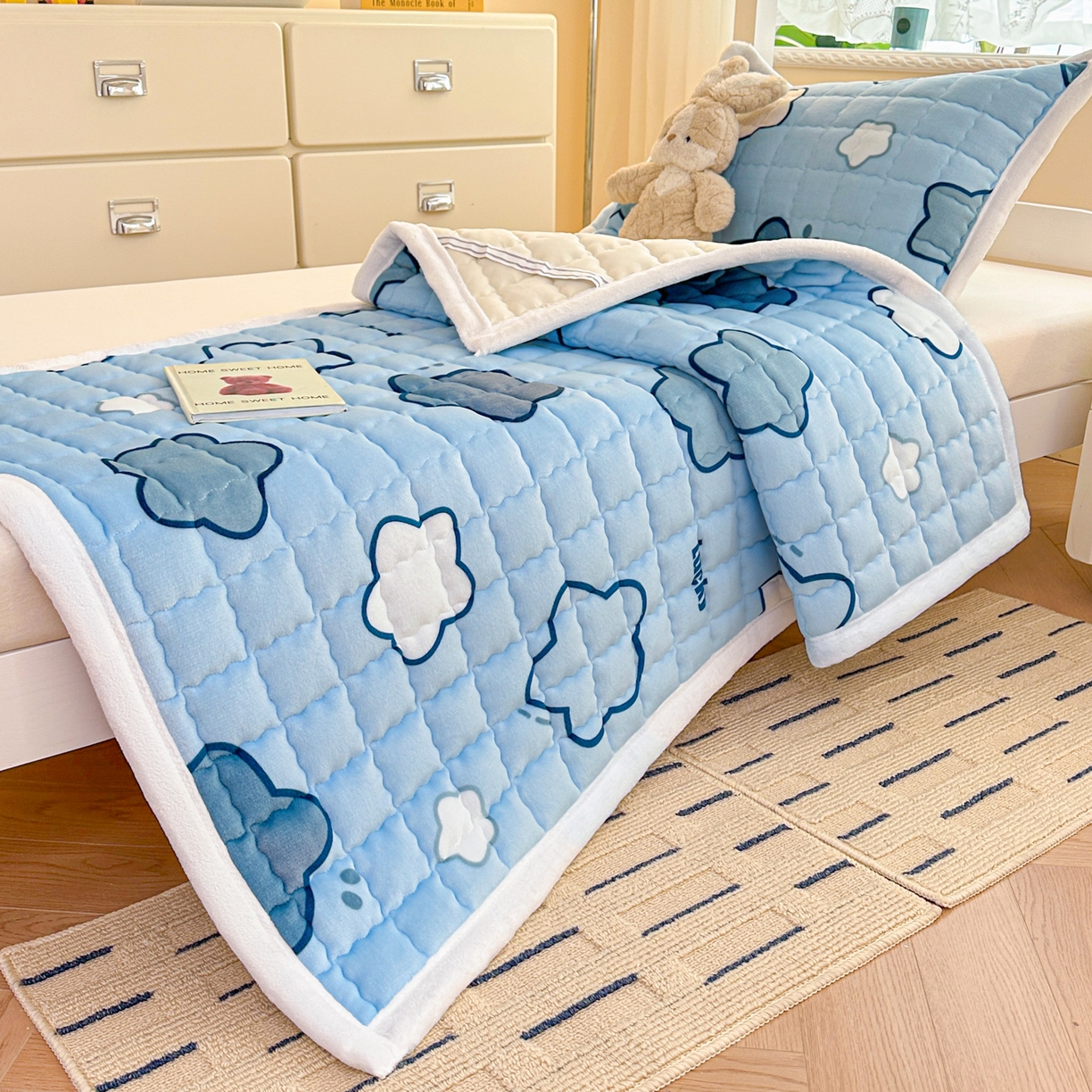 91家纺网 家纺一手货源 找家纺 川悦生活 2025新款A类印花牛奶绒床垫加厚绒保暖床床褥 床垫天空星系