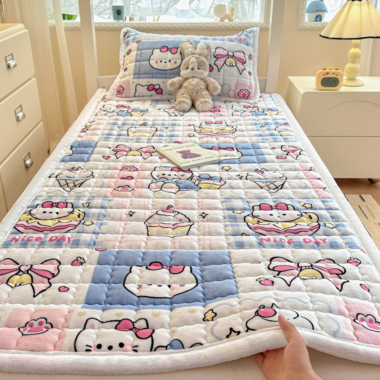 91家纺网 家纺一手货源 找家纺 川悦生活 2025新款A类印花牛奶绒床垫加厚绒保暖床床褥 床垫甜茶小猫
