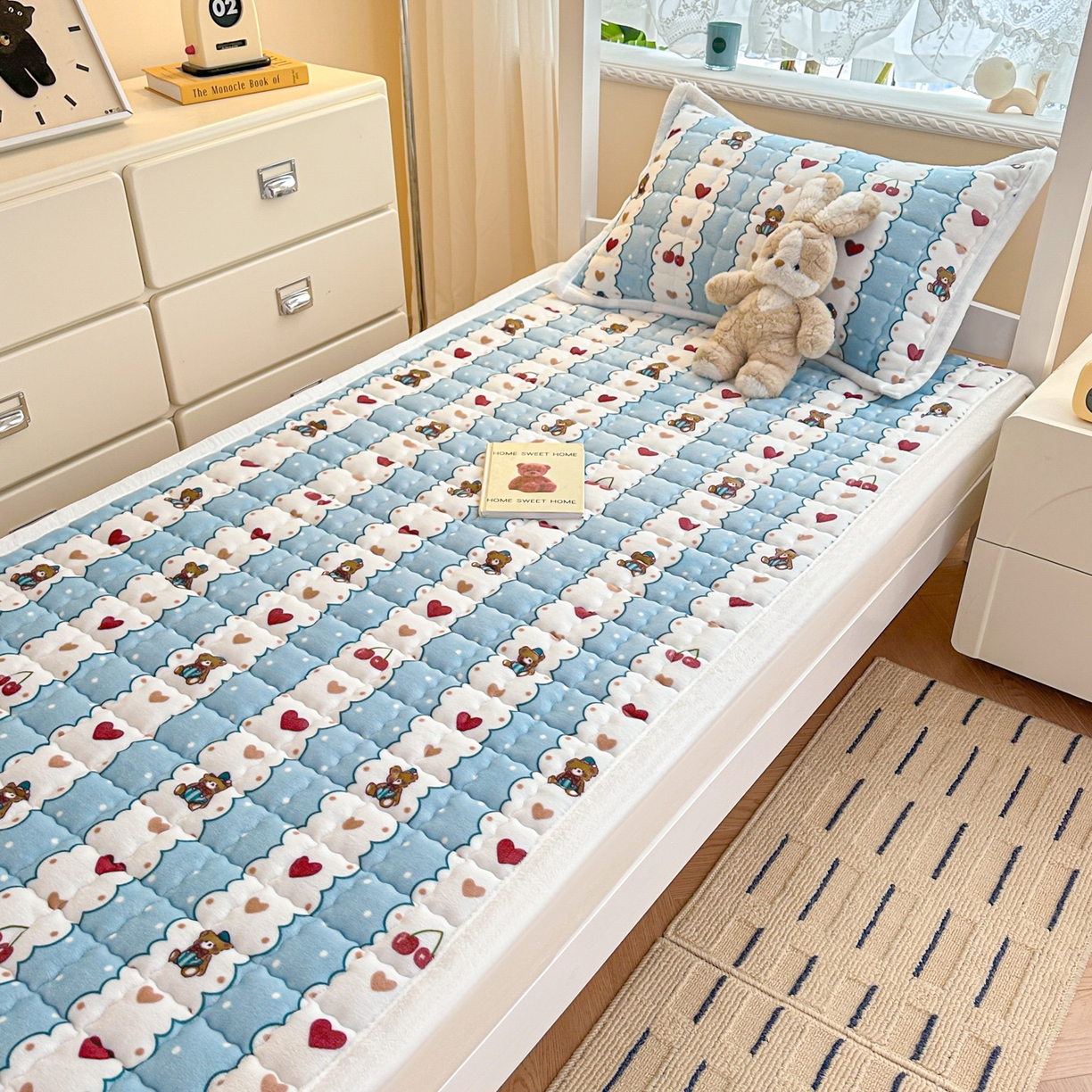 91家纺网 家纺一手货源 找家纺 川悦生活 2025新款A类印花牛奶绒床垫加厚绒保暖床床褥 床垫甜糕小熊