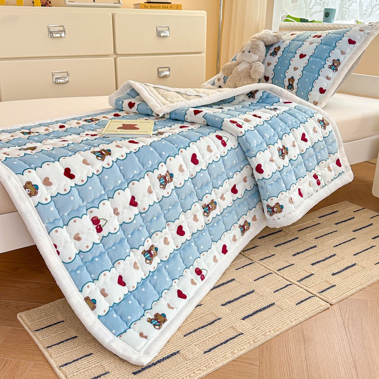 91家纺网 家纺一手货源 找家纺 川悦生活 2025新款A类印花牛奶绒床垫加厚绒保暖床床褥 床垫甜糕小熊