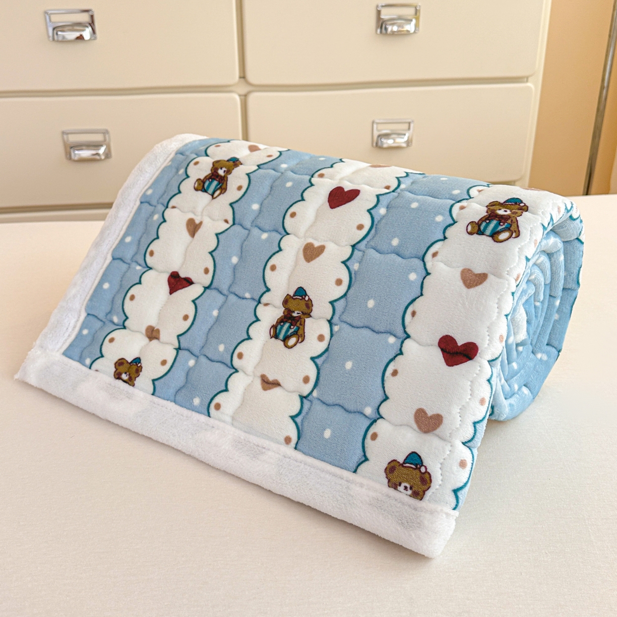 91家纺网 家纺一手货源 找家纺 川悦生活 2025新款A类印花牛奶绒床垫加厚绒保暖床床褥 床垫甜糕小熊